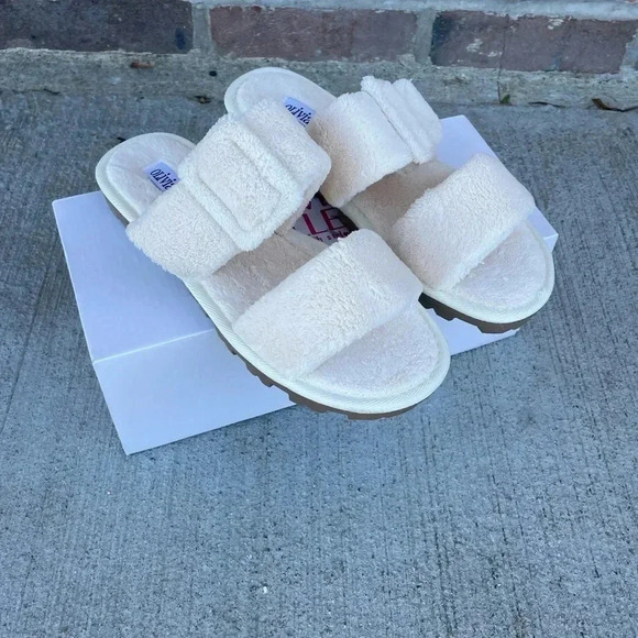Olivia Miller Shoes - Olivia Miller Off White Beige Ivory Buckle Two Strap Slipper Sandals Size 7 NEW